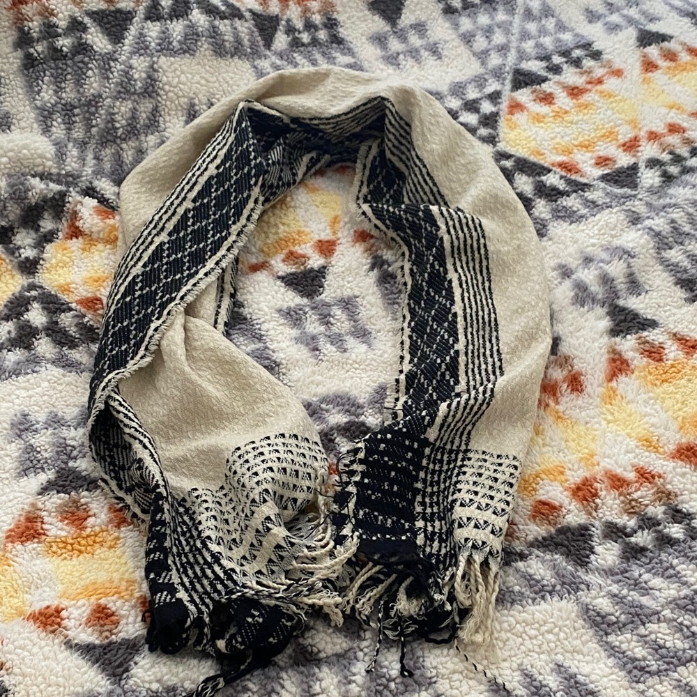 Elegant Black and Cream Scarf